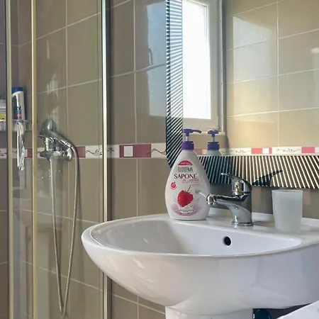 Bazaar Sun Rays Apartamento Tirana