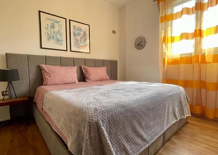 Bazaar Sun Rays * Tirana